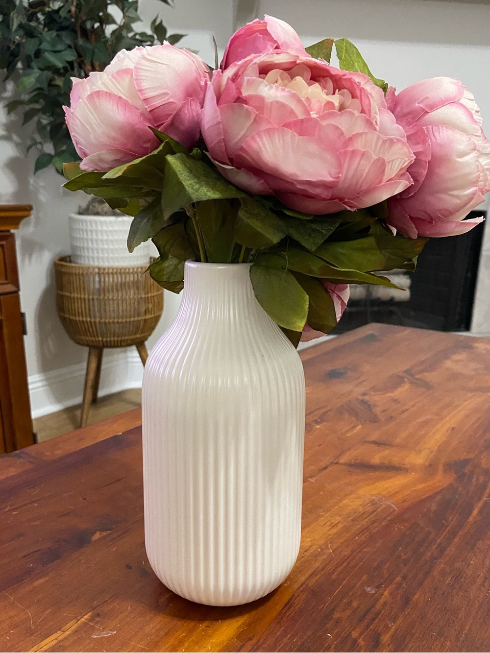 Cream 8.5 inch Ceramic Vase